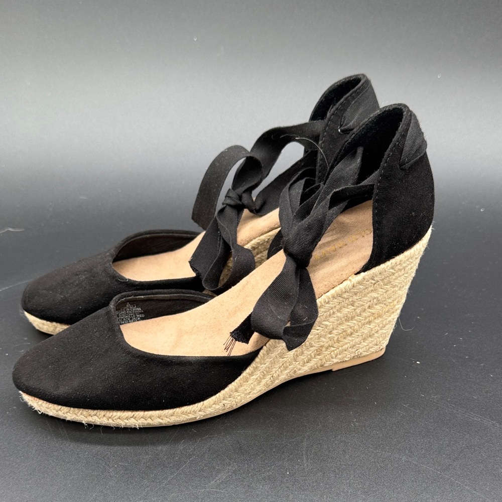 Old Navy Black Espadrille Wedge Size 8